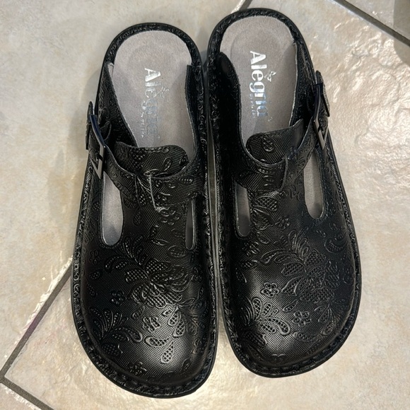 Algeria Hello Doily Mary Jane clog size EU 39/ US9 - Picture 1 of 7